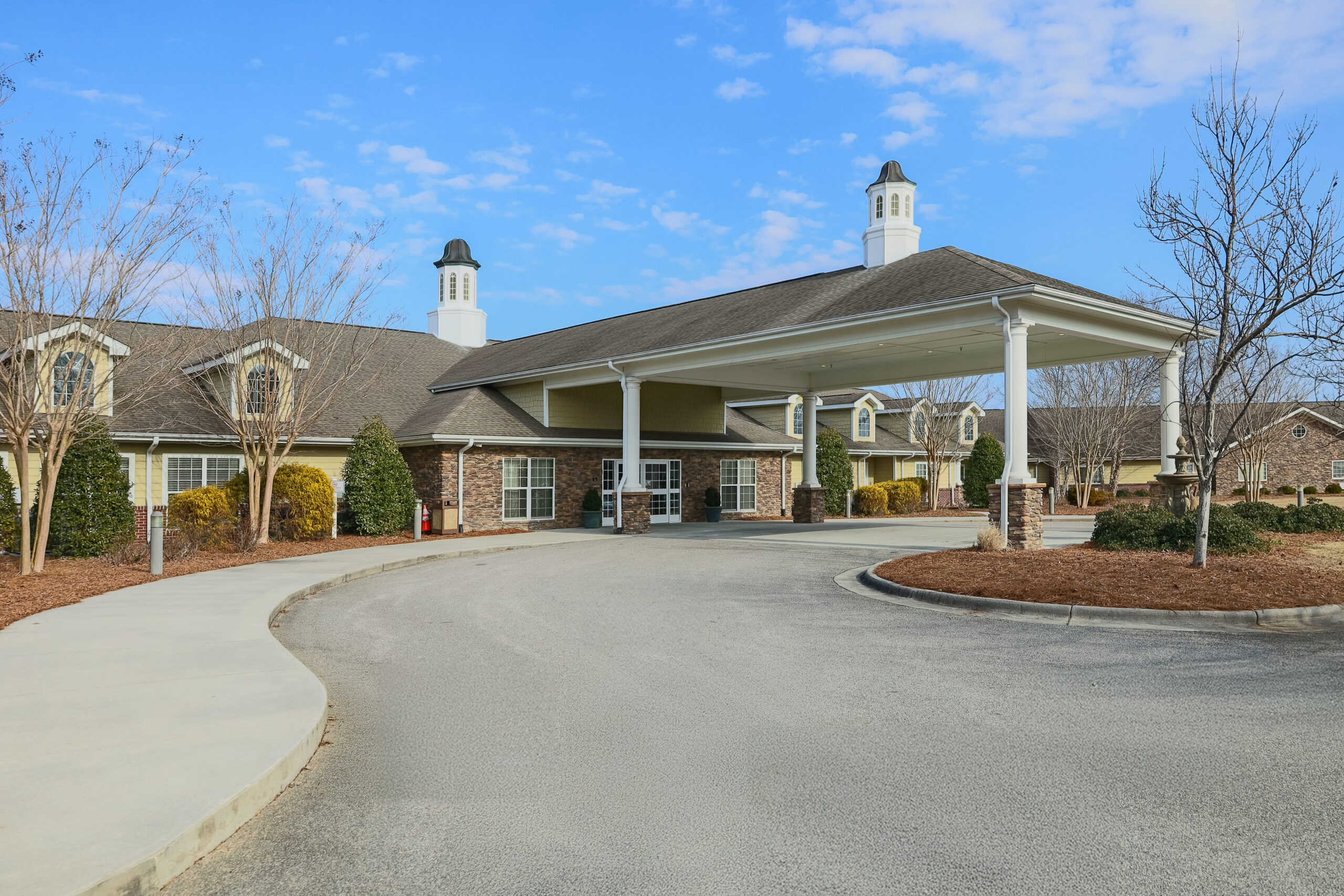 Exterior of Scottish Pines Rehabilitation & Nursing Center in Laurinburg, NC